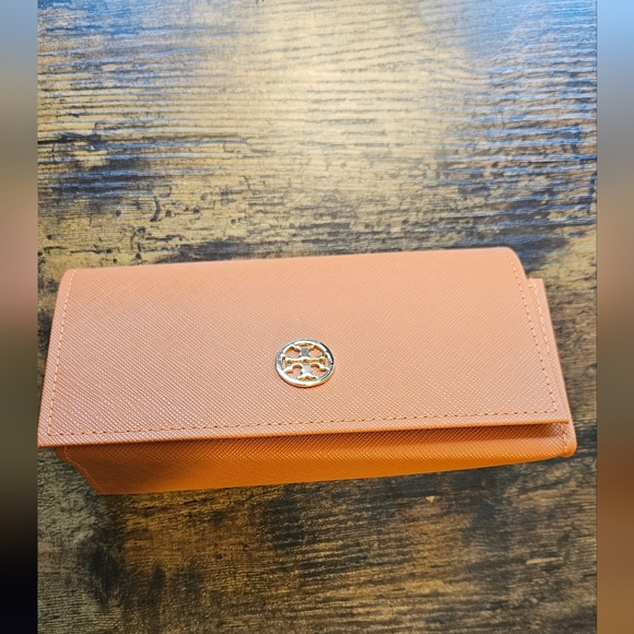 Tory Burch Sunglasses with Case TY7167  Black, NIB - Picture 7 of 8